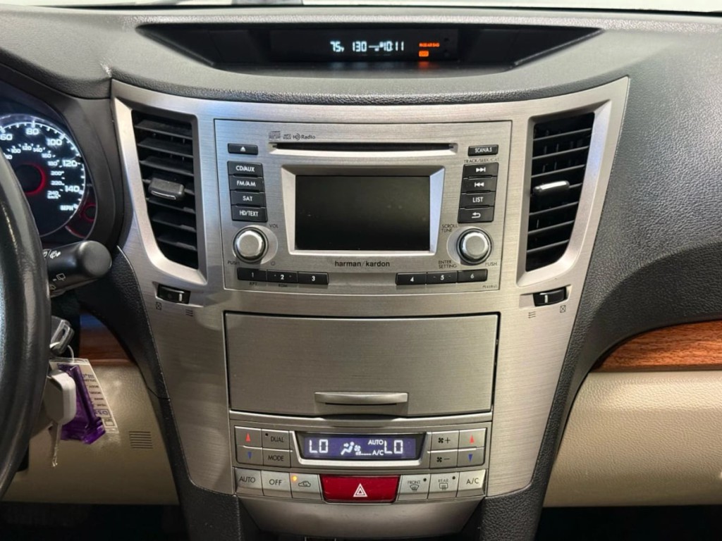 2013 Subaru Outback Image 21