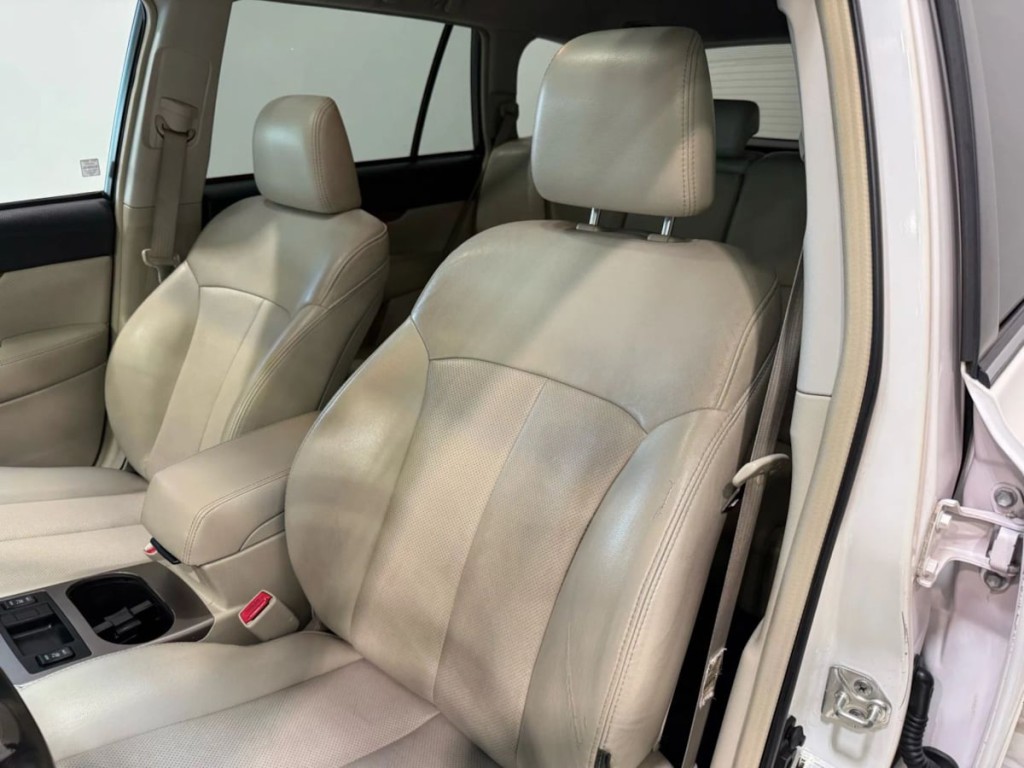 2013 Subaru Outback Image 24