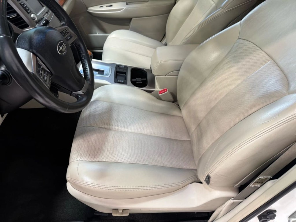 2013 Subaru Outback Image 25