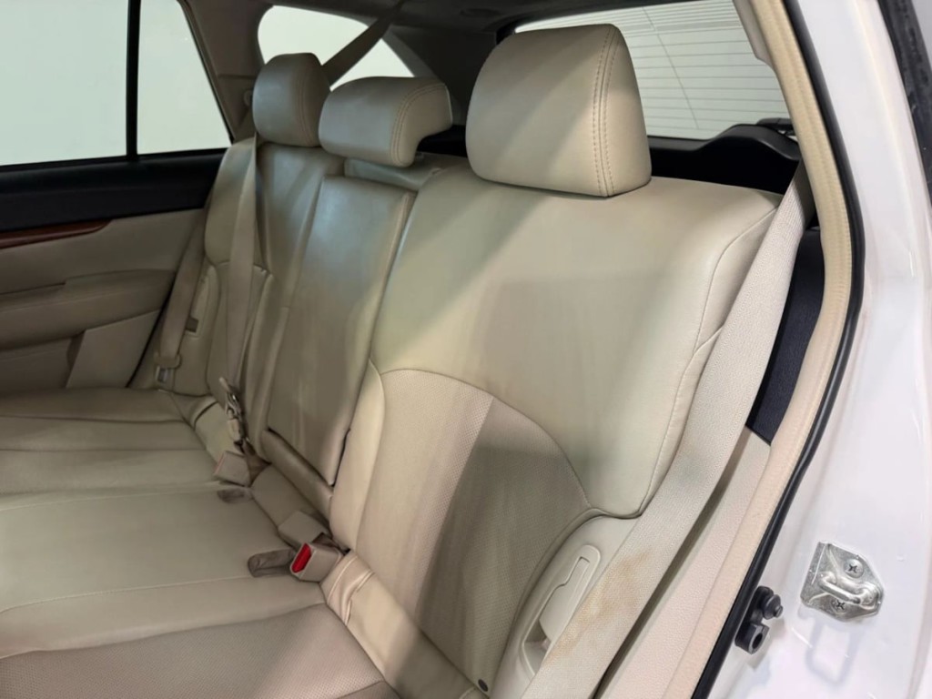 2013 Subaru Outback Image 26