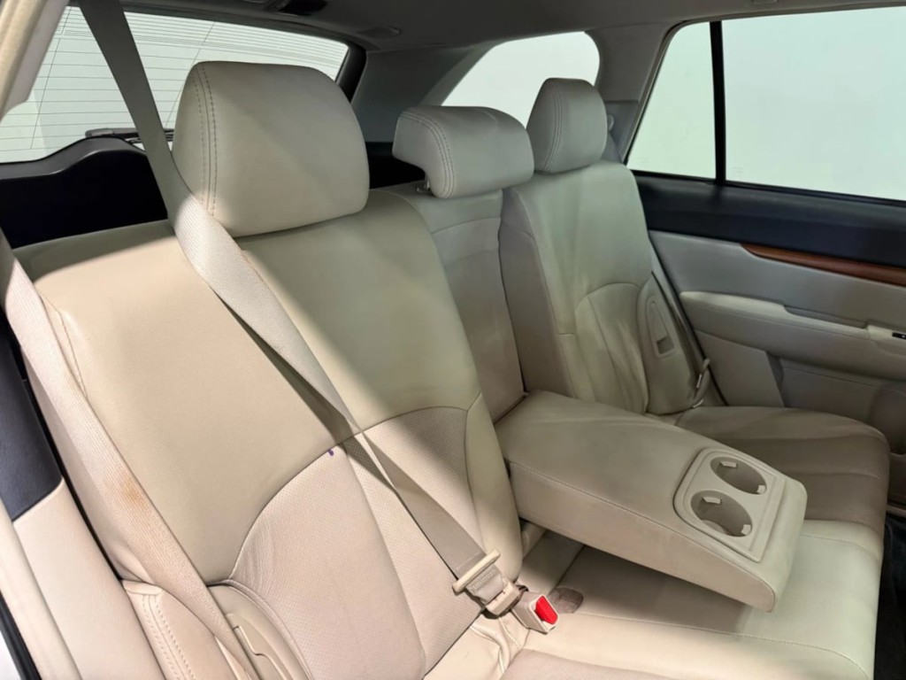 2013 Subaru Outback Image 32