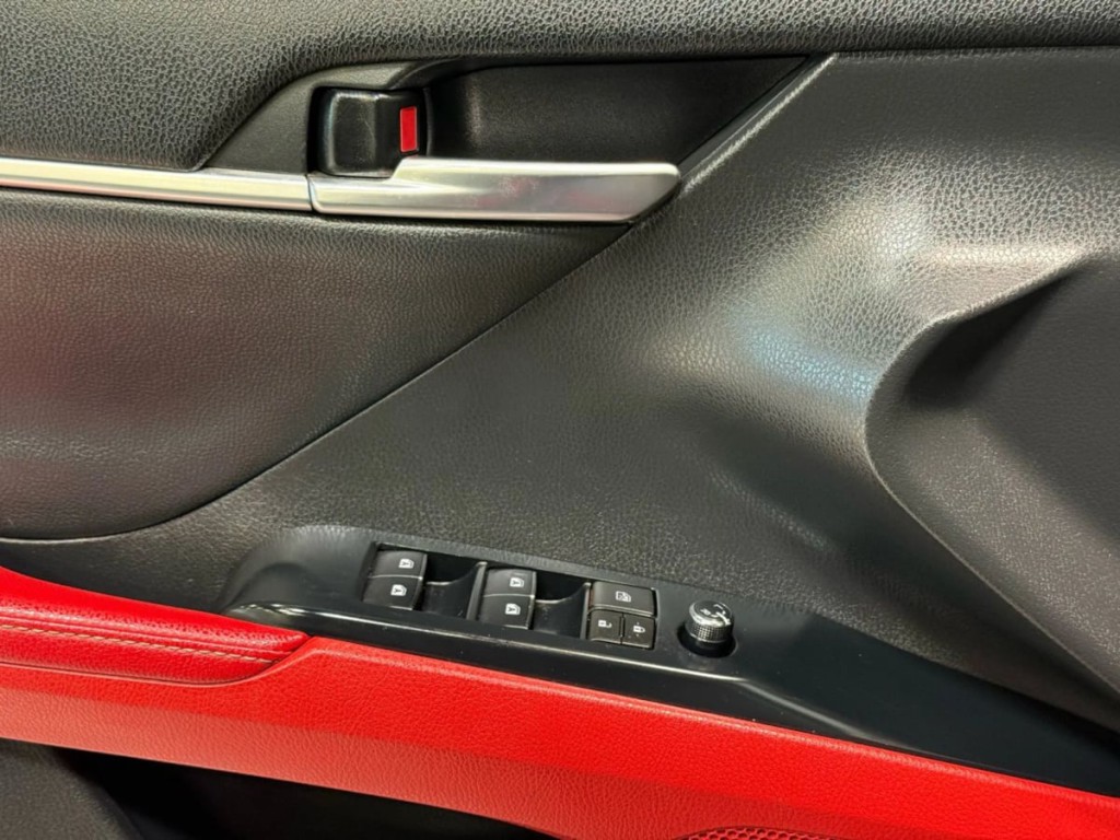 2020 Toyota Camry Image 12