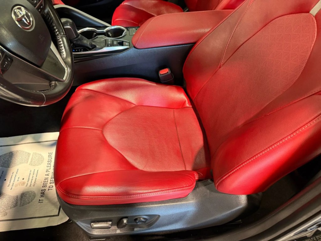 2020 Toyota Camry Image 21