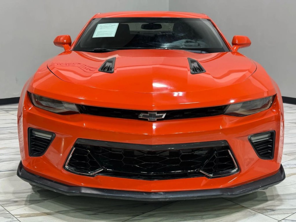 2018 Chevrolet Camaro Image 3