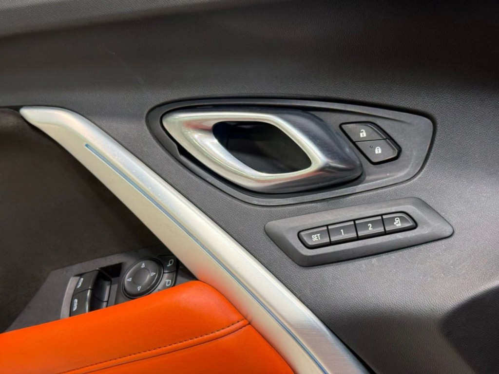 2018 Chevrolet Camaro Image 13