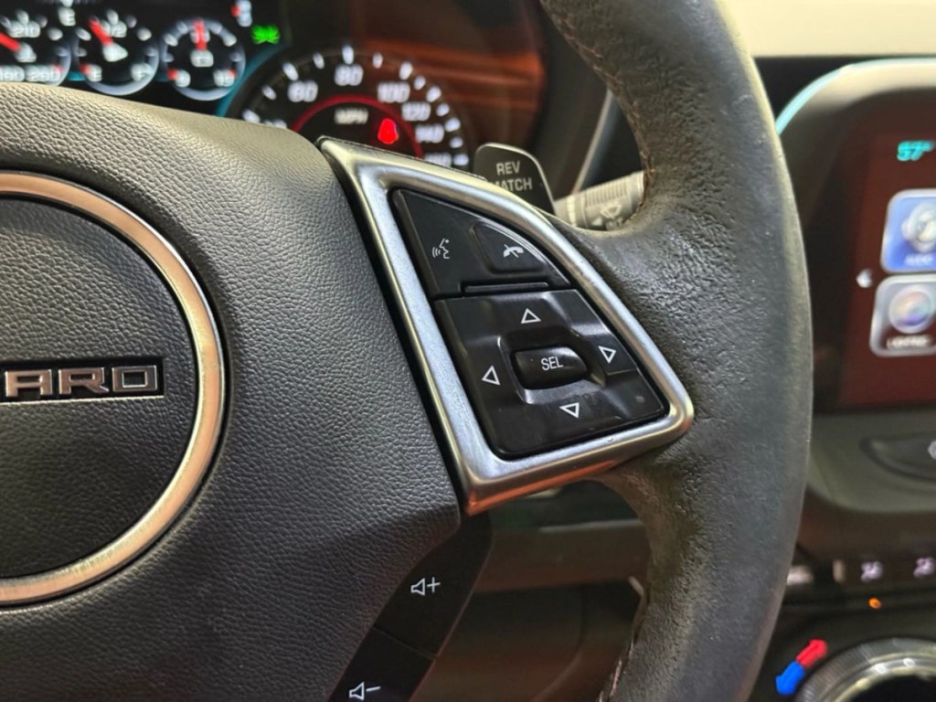 2018 Chevrolet Camaro Image 16