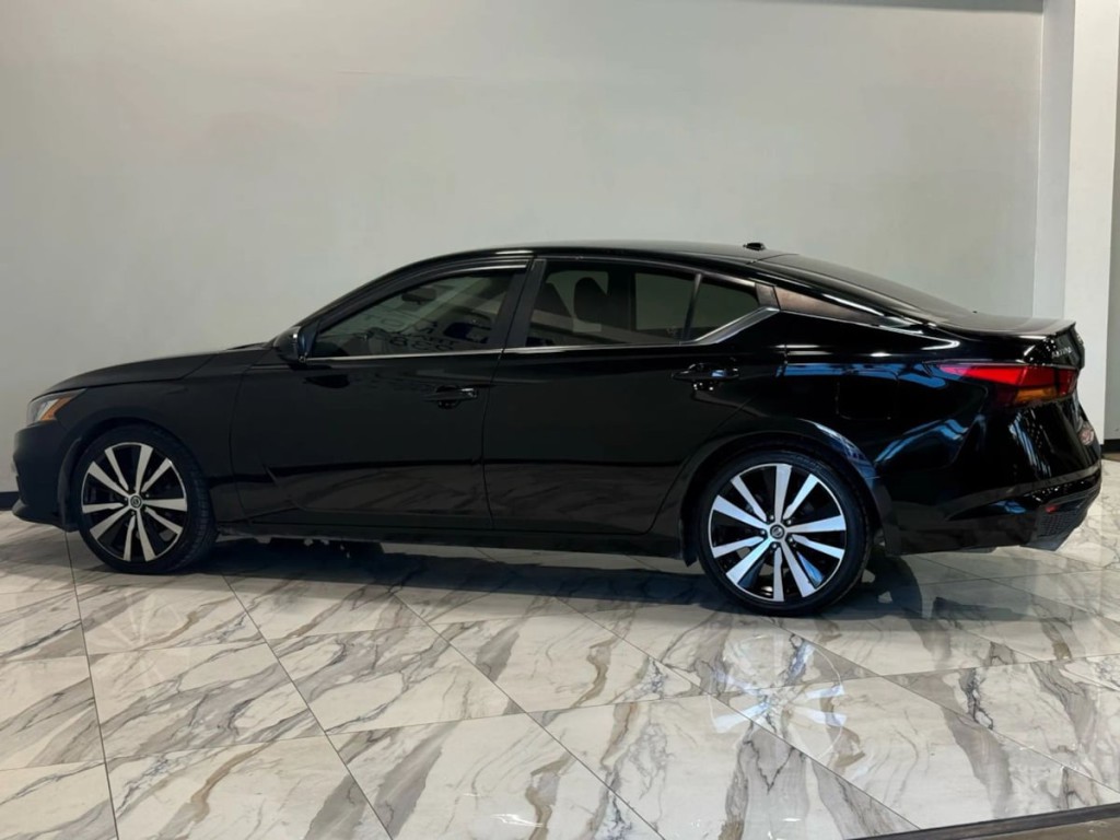 2020 Nissan Altima Image 9