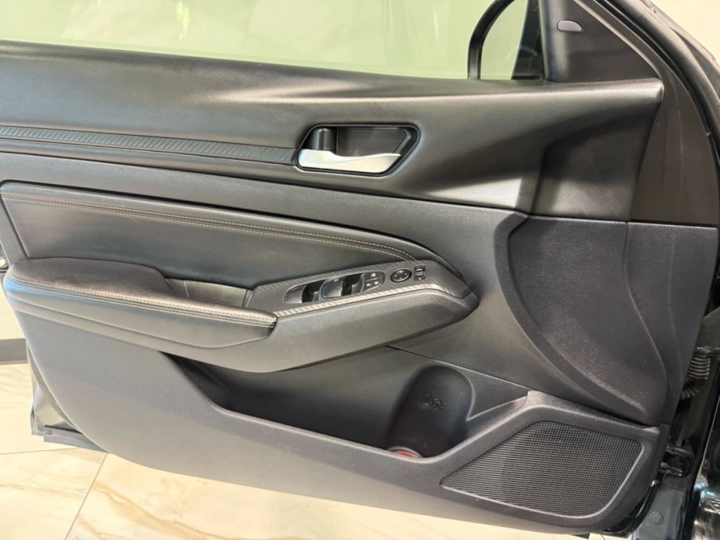 2020 Nissan Altima Image 10