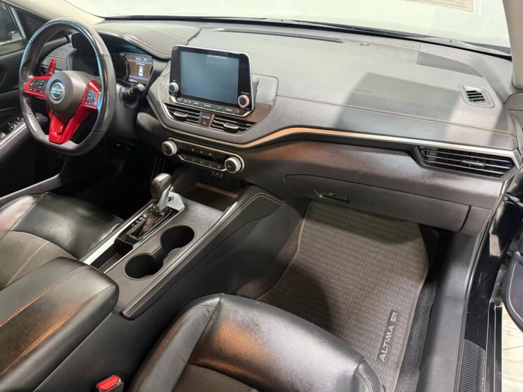 2020 Nissan Altima Image 30