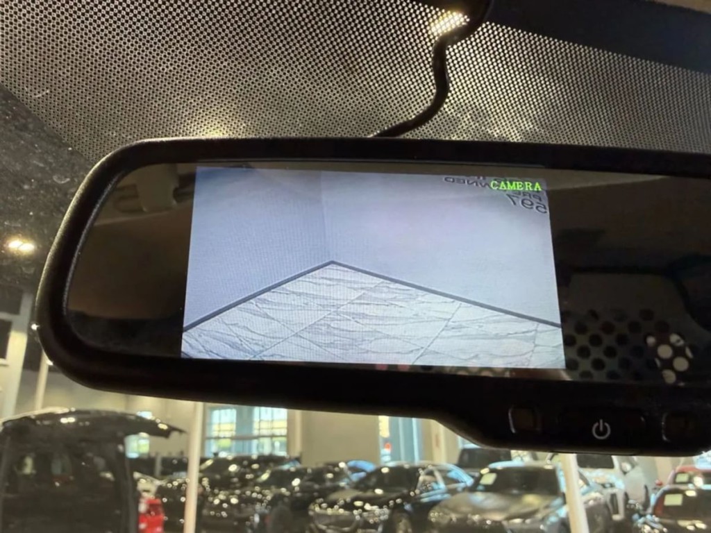 2015 Chevrolet Express Image 19