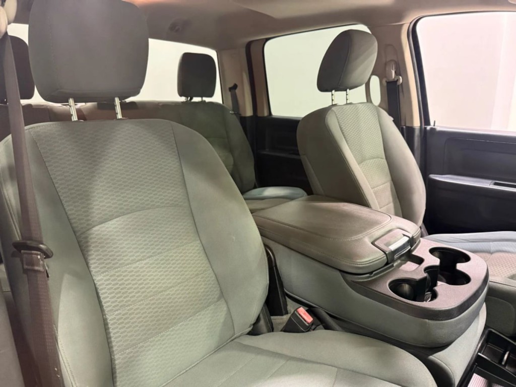 2018 RAM 3500 Image 22