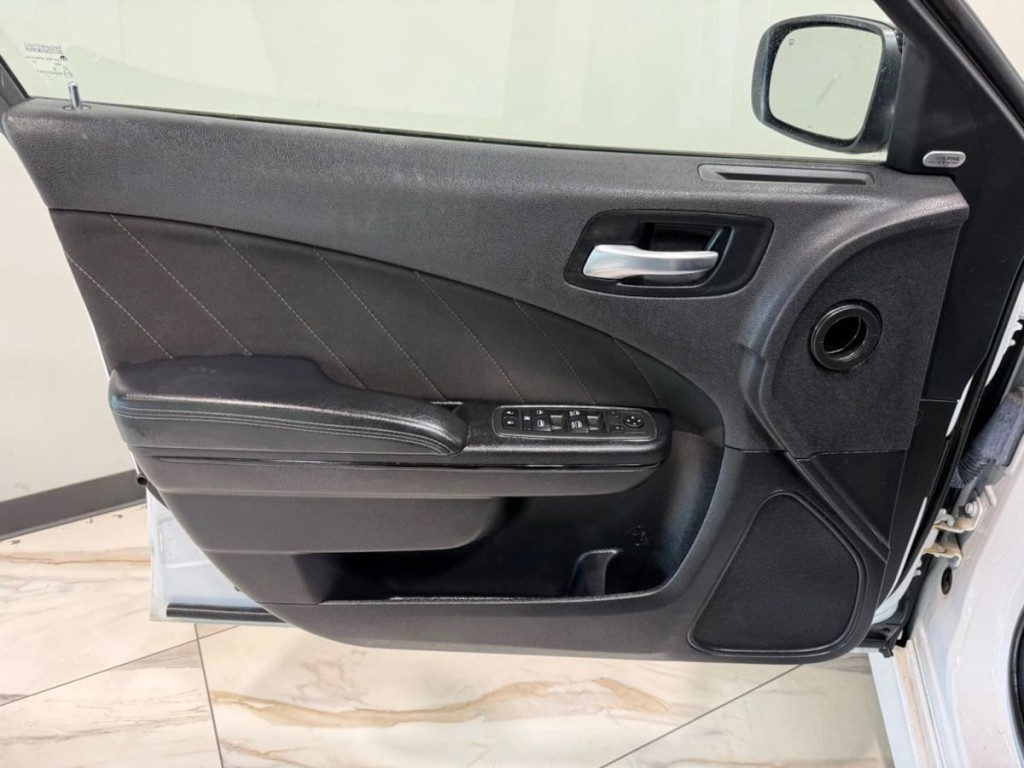 2021 Dodge Charger Image 9