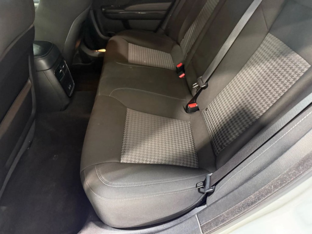 2021 Dodge Charger Image 24