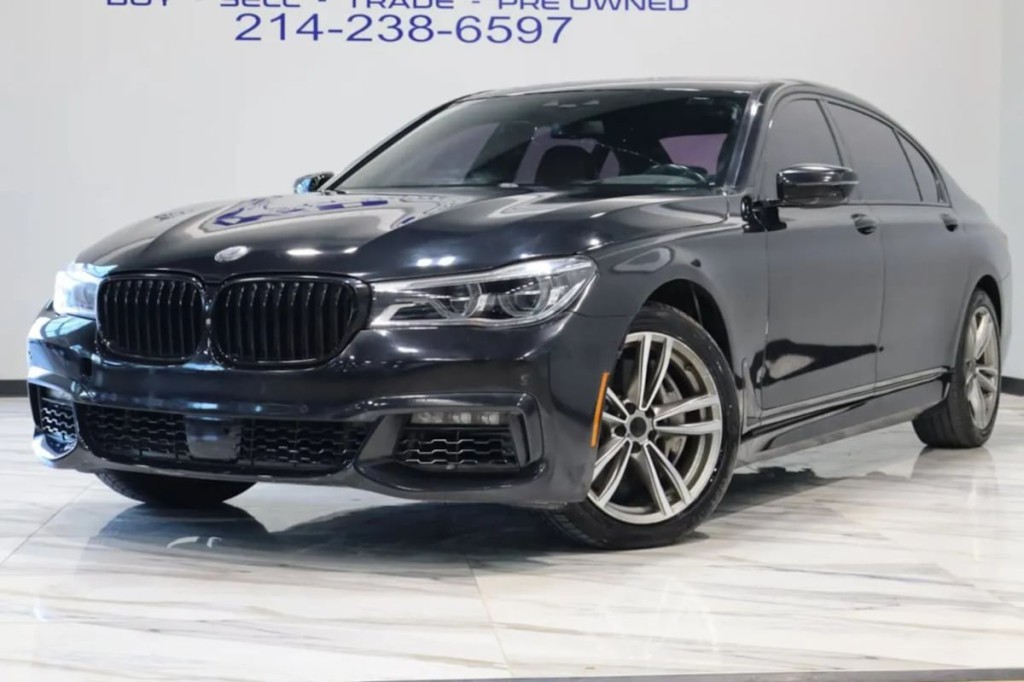 2016 BMW 7 Series Image 2
