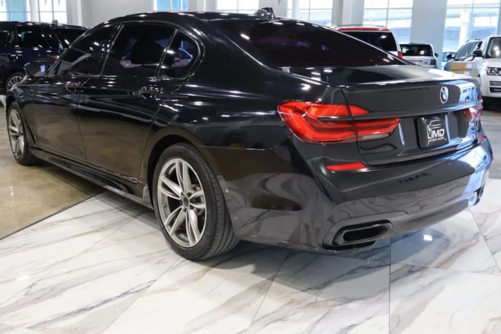 2016 BMW 7 Series Image 8