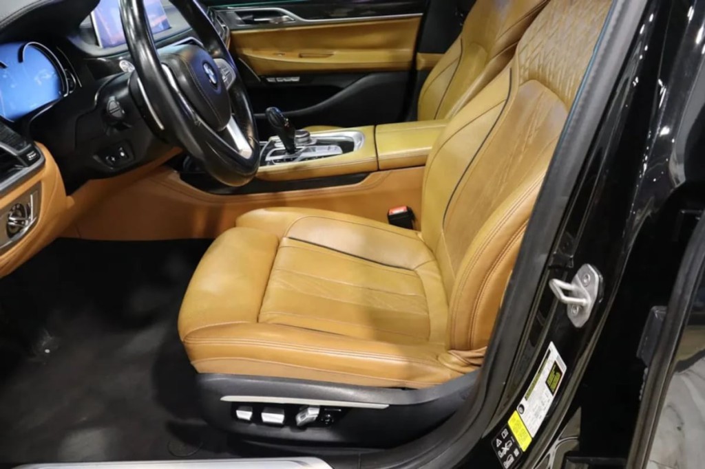 2016 BMW 7 Series Image 22