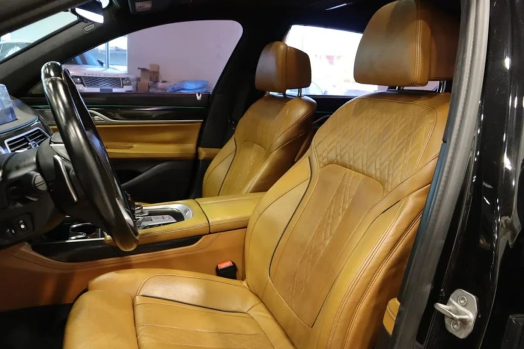 2016 BMW 7 Series Image 23