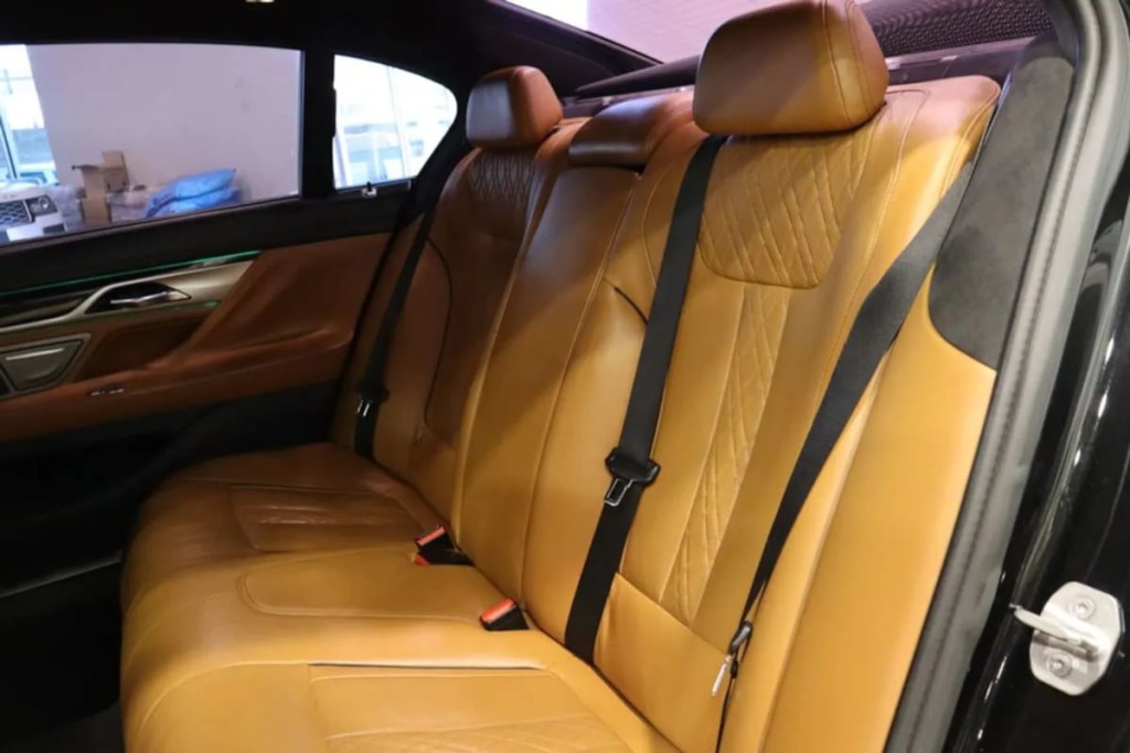 2016 BMW 7 Series Image 27