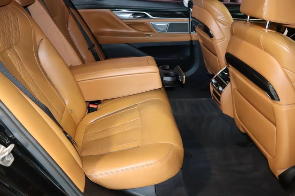 2016 BMW 7 Series Image 31