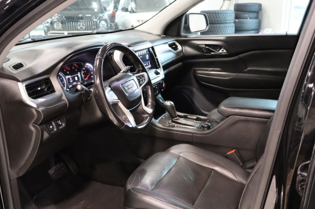 2018 GMC Acadia Image 18