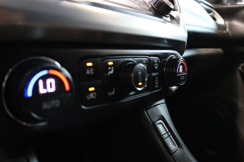 2018 GMC Acadia Image 30