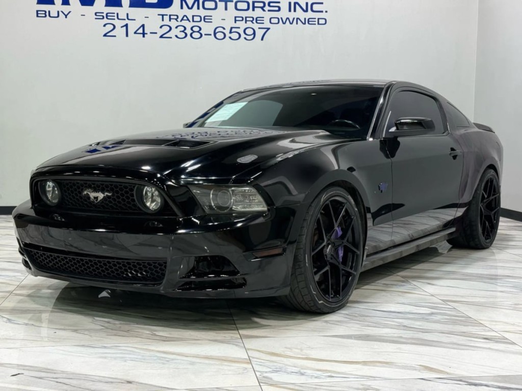 2013 Ford Mustang Image 2