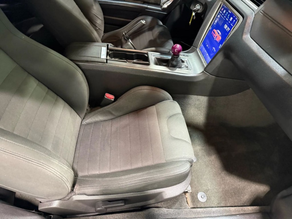 2013 Ford Mustang Image 14