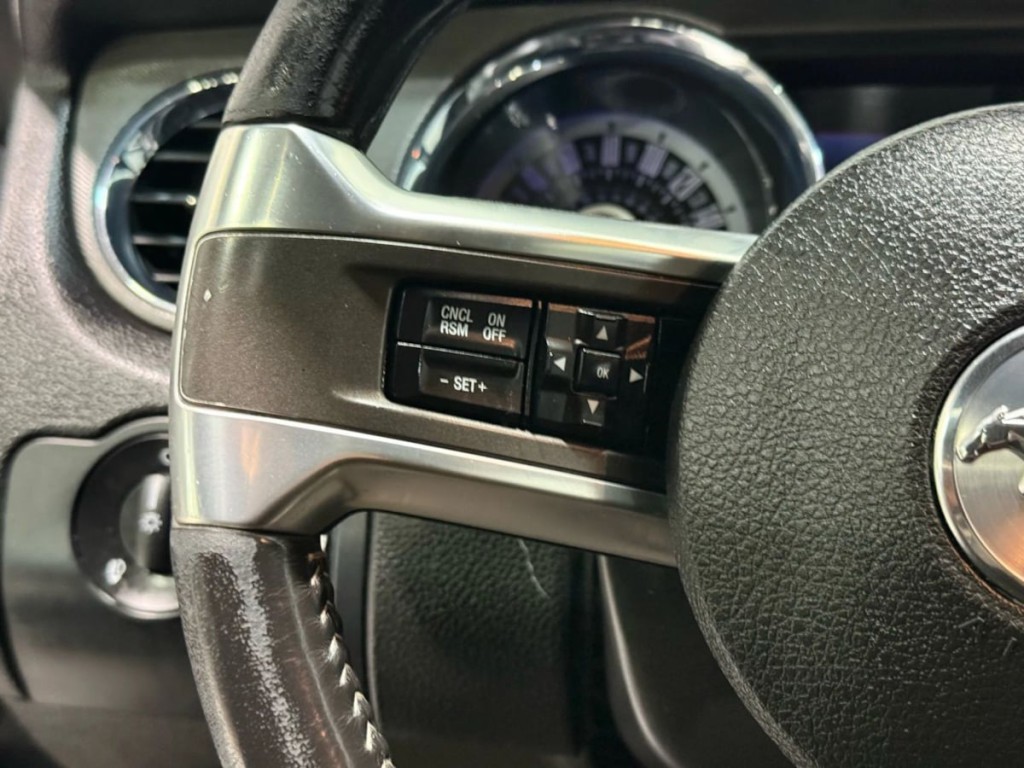 2013 Ford Mustang Image 19