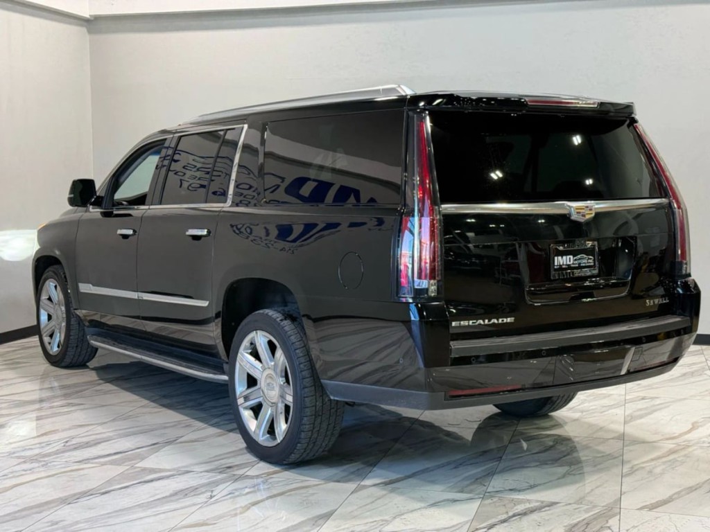 2019 Cadillac Escalade Image 8