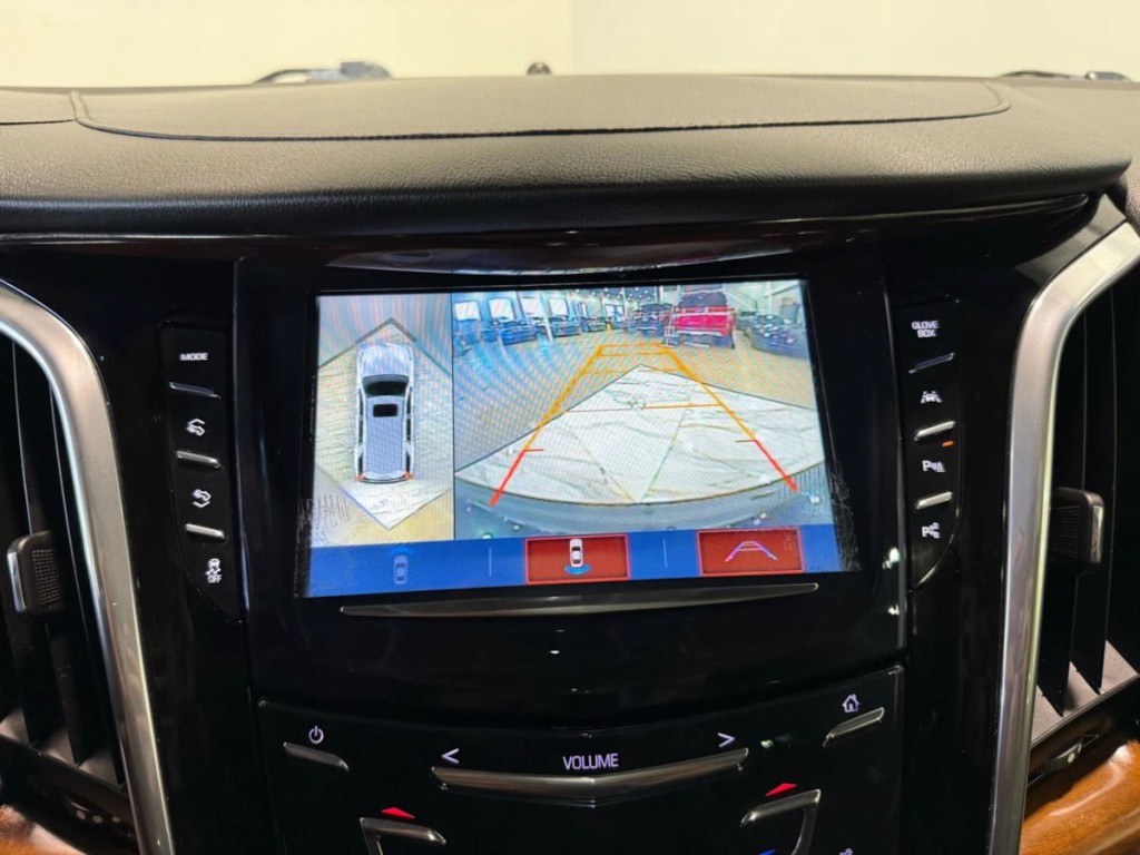 2019 Cadillac Escalade Image 21