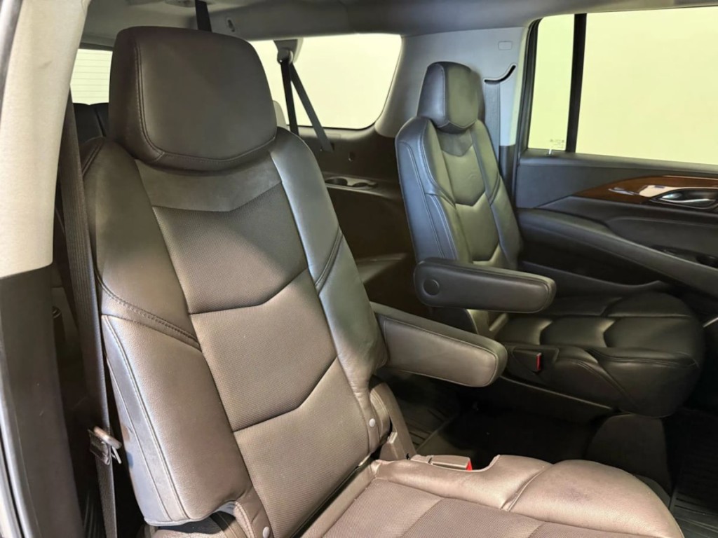 2019 Cadillac Escalade Image 32