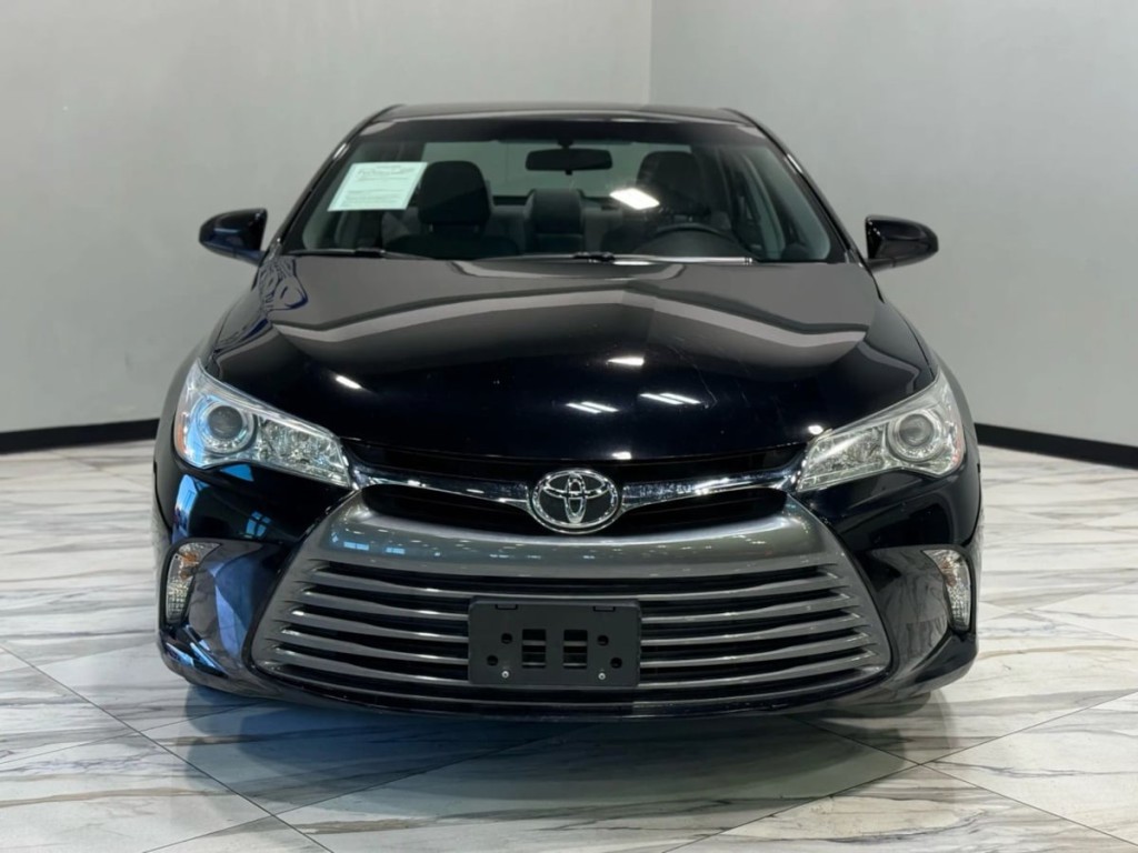 2017 Toyota Camry Image 3