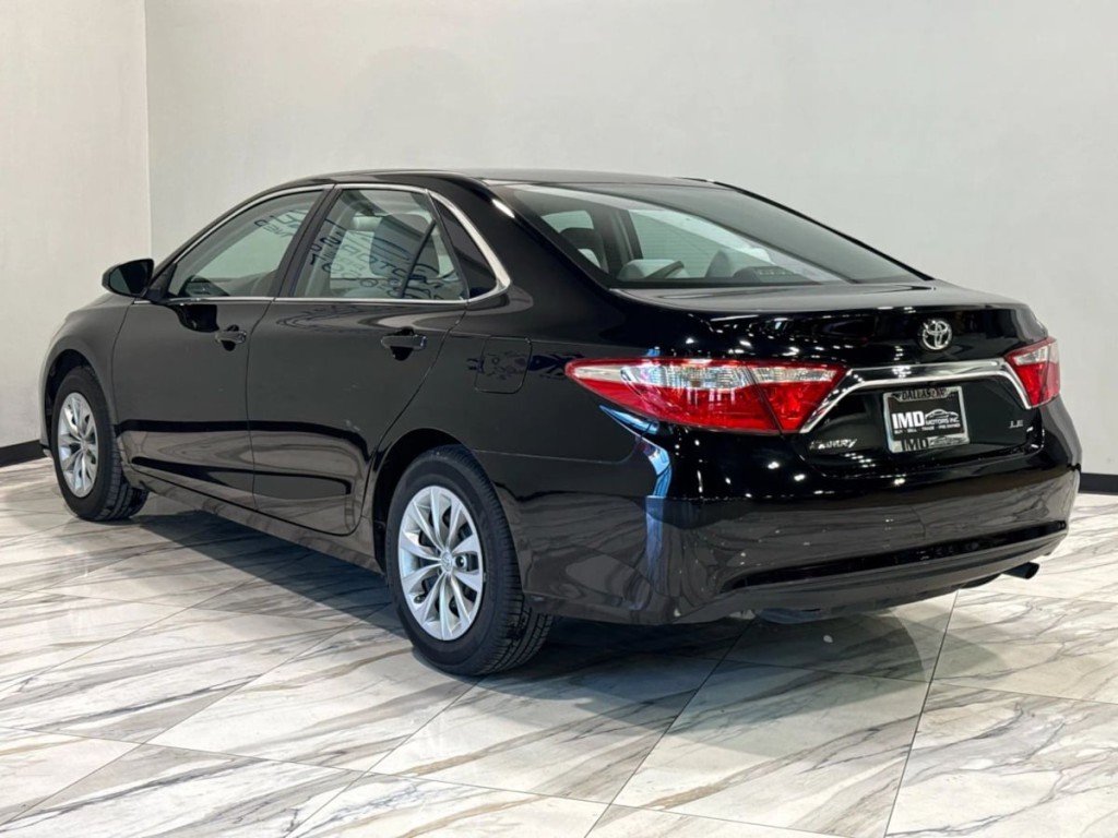 2017 Toyota Camry Image 4