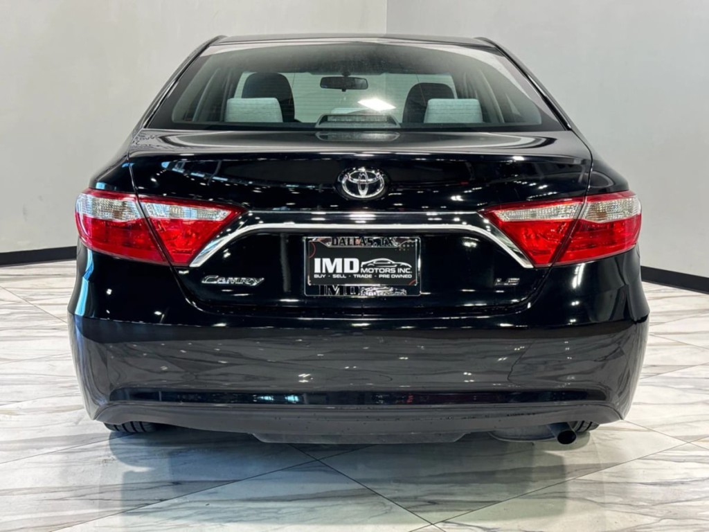 2017 Toyota Camry Image 5