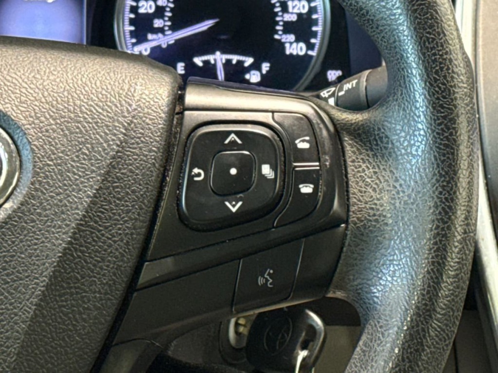 2017 Toyota Camry Image 13