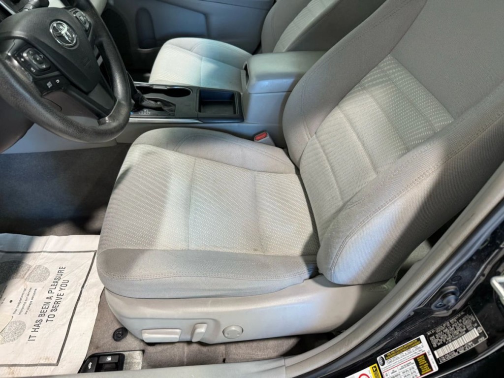 2017 Toyota Camry Image 20