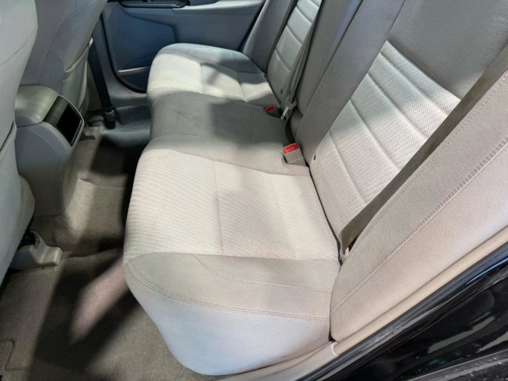 2017 Toyota Camry Image 22