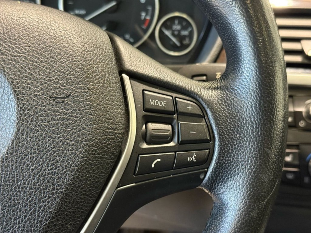 2015 BMW 3 Series Image 15