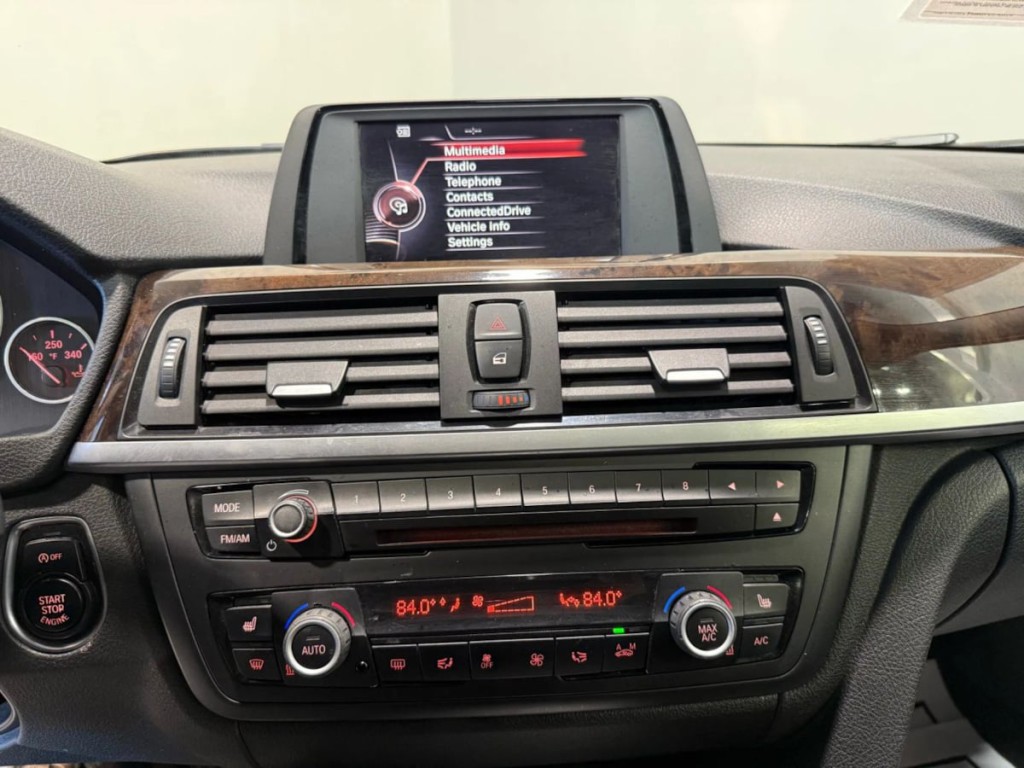 2015 BMW 3 Series Image 18