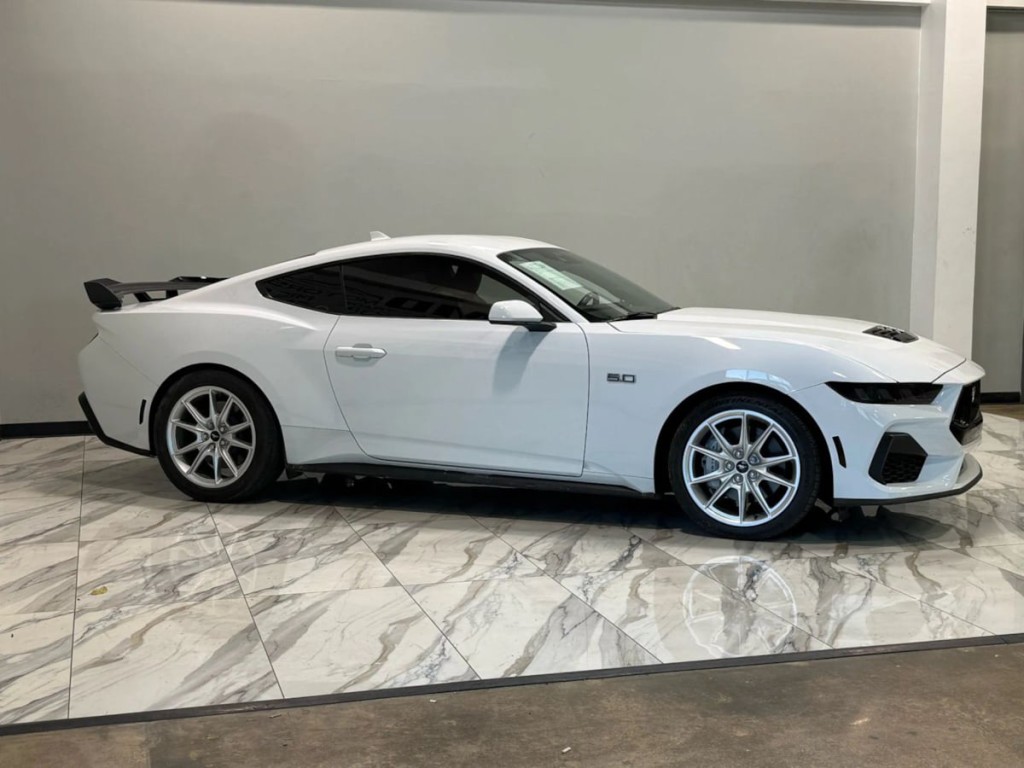 2024 Ford Mustang Image 5