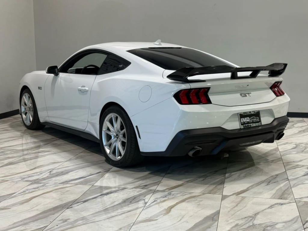 2024 Ford Mustang Image 8