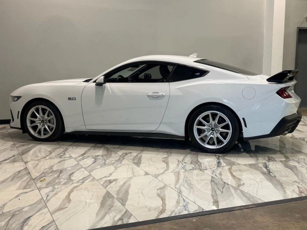 2024 Ford Mustang Image 9