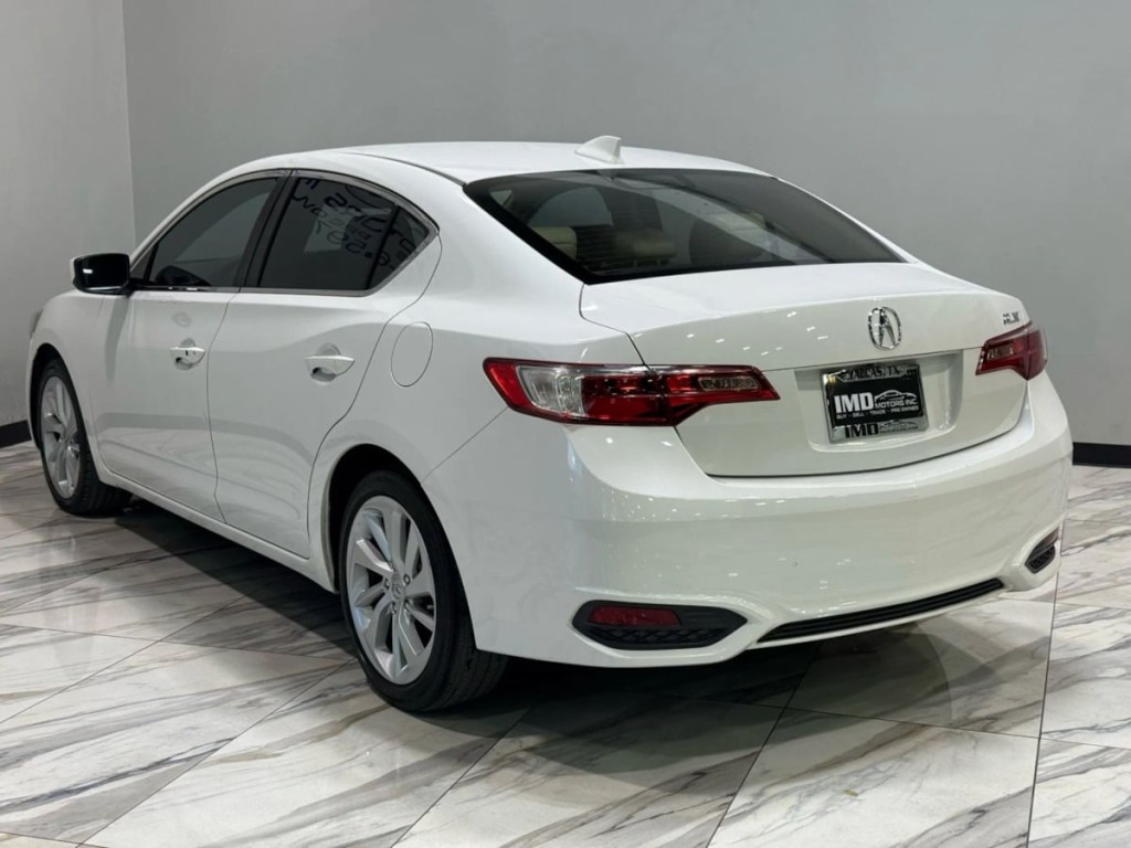2017 Acura ILX Image 8