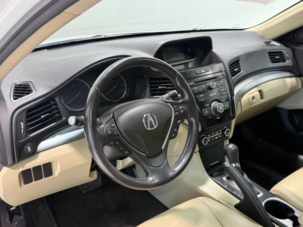 2017 Acura ILX Image 12
