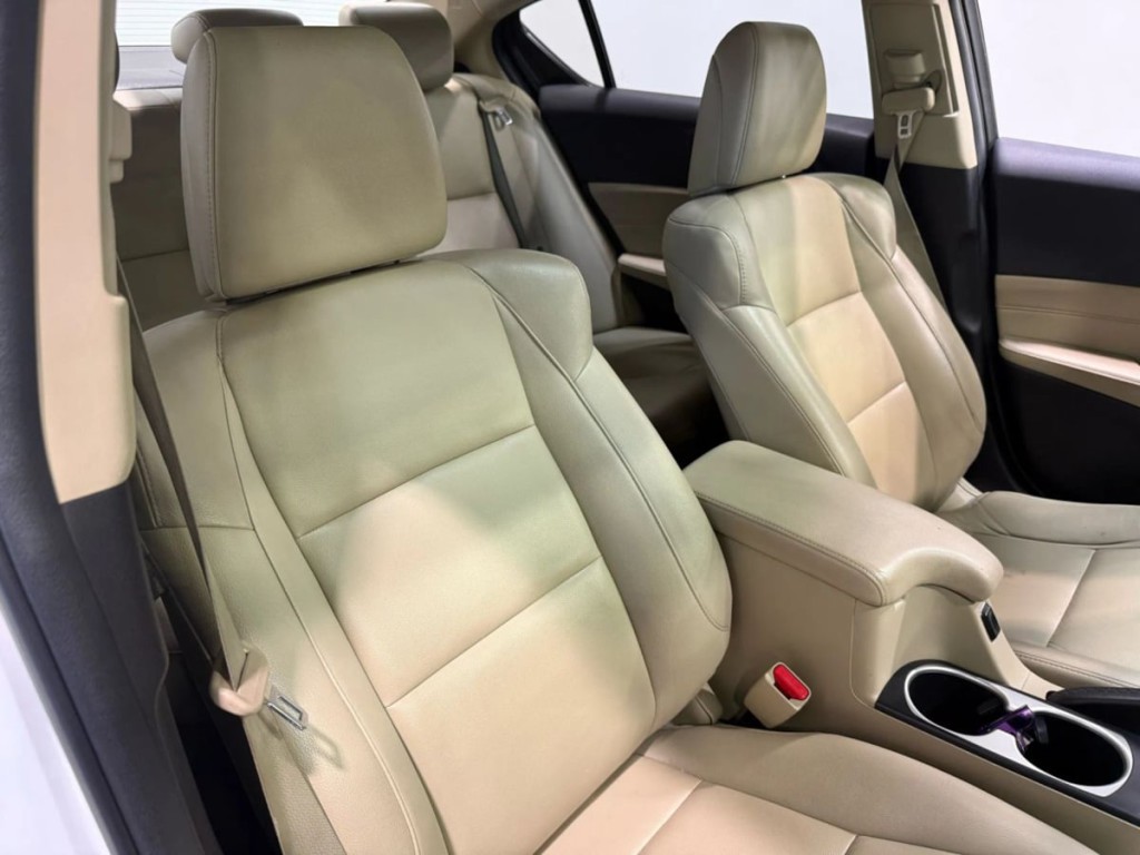 2017 Acura ILX Image 24