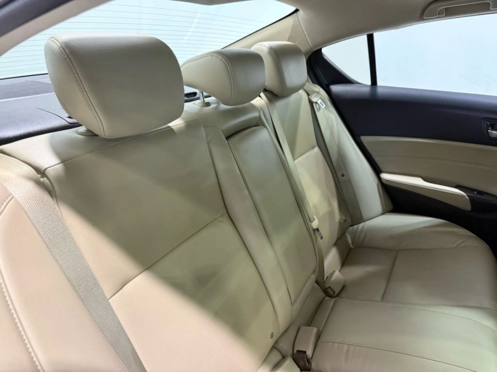 2017 Acura ILX Image 27