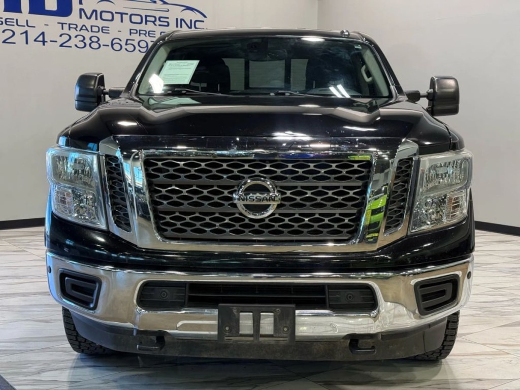 2019 Nissan Titan Image 3
