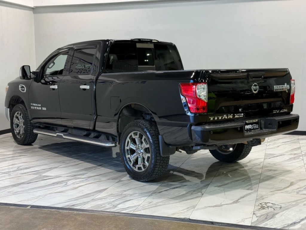 2019 Nissan Titan Image 8