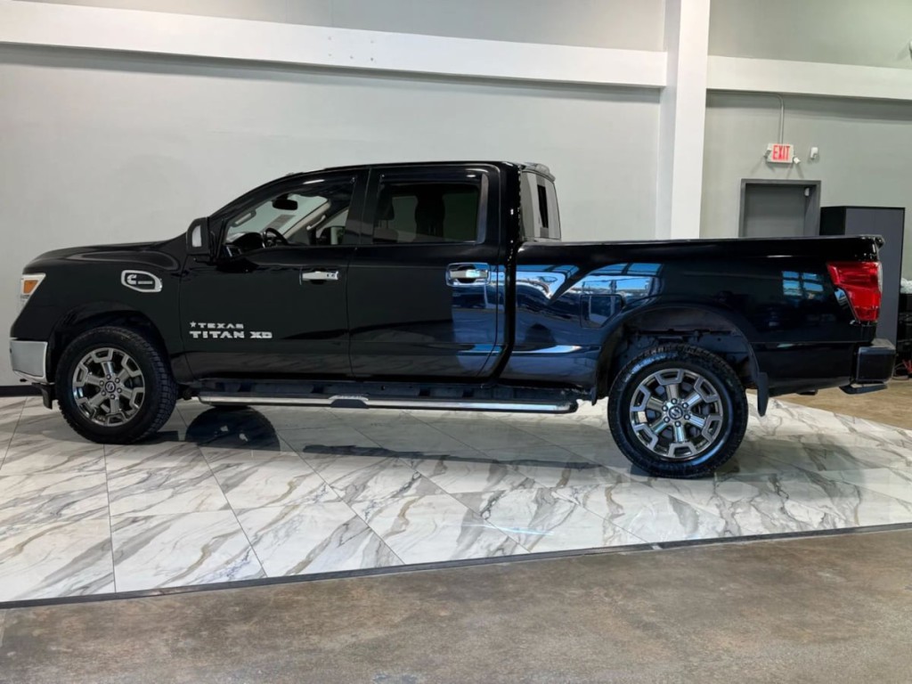 2019 Nissan Titan Image 9