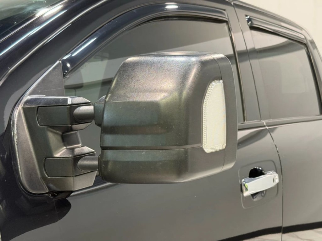 2019 Nissan Titan Image 10